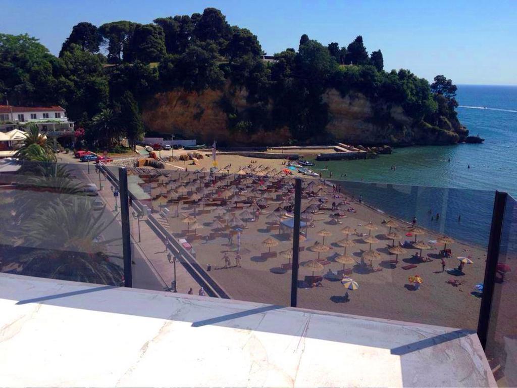 Hotel Cruiser Ulcinj Exteriör bild