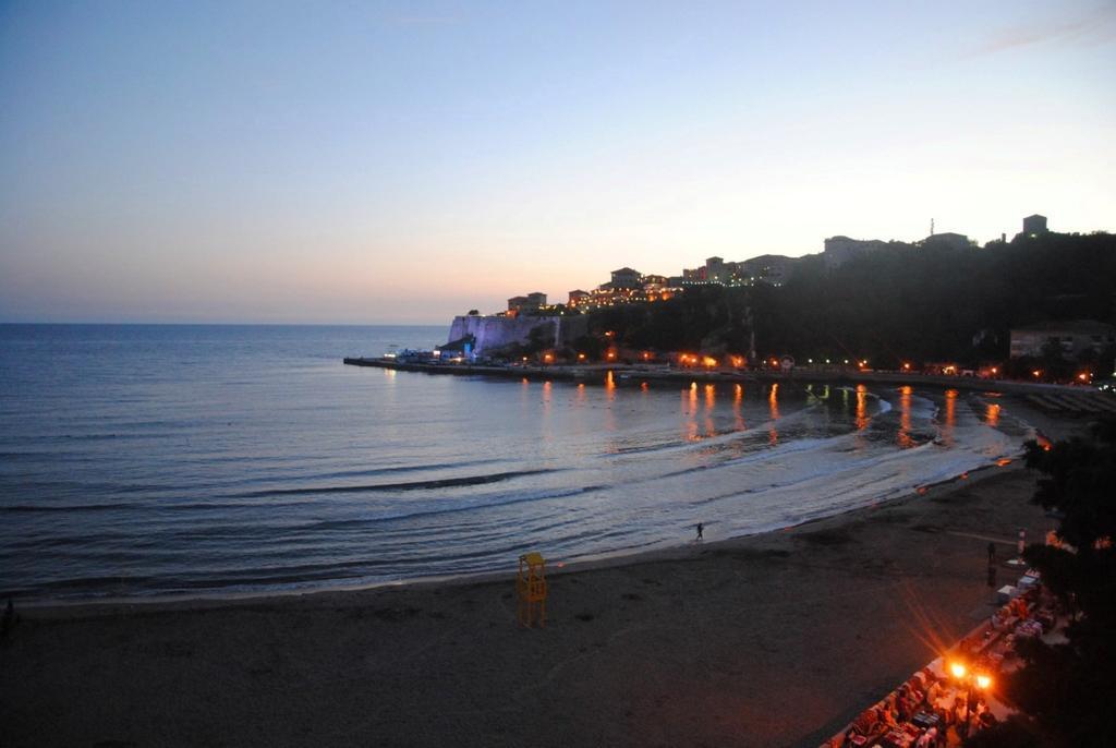 Hotel Cruiser Ulcinj Exteriör bild