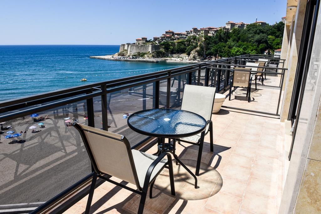 Hotel Cruiser Ulcinj Exteriör bild