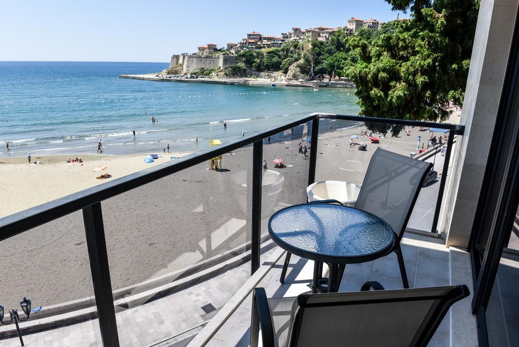 Hotel Cruiser Ulcinj Exteriör bild